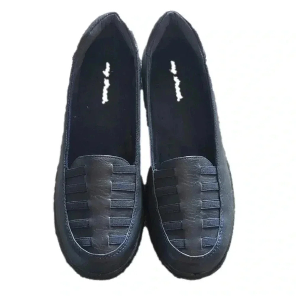 EASY street 8.5 woman's Navy Burnish genesis